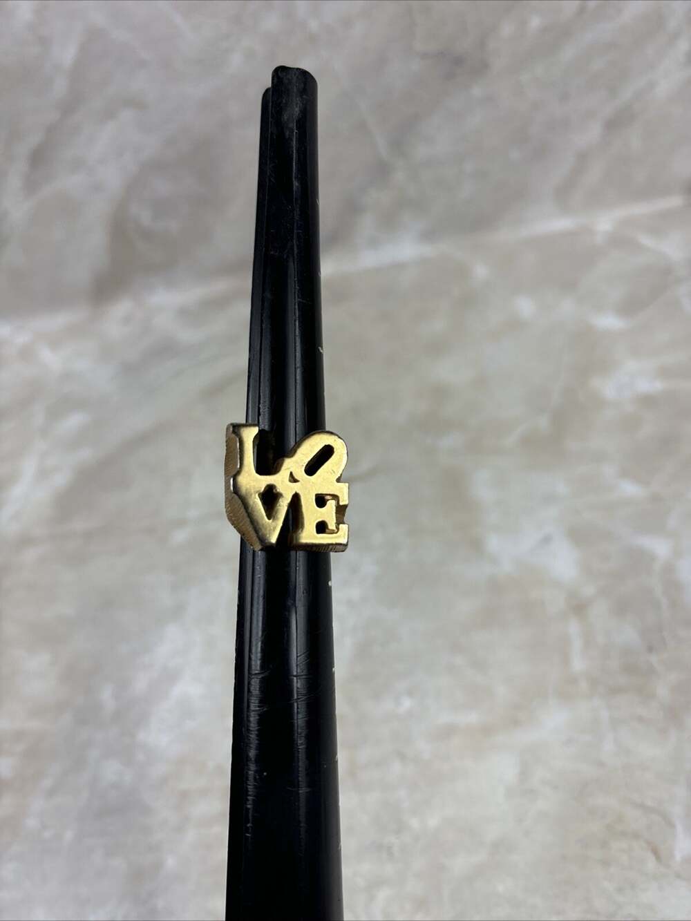 VTG 1970s The LOVE Goldtone Ring By Robert Indiana Pop Art Jewelry Sz 4.25